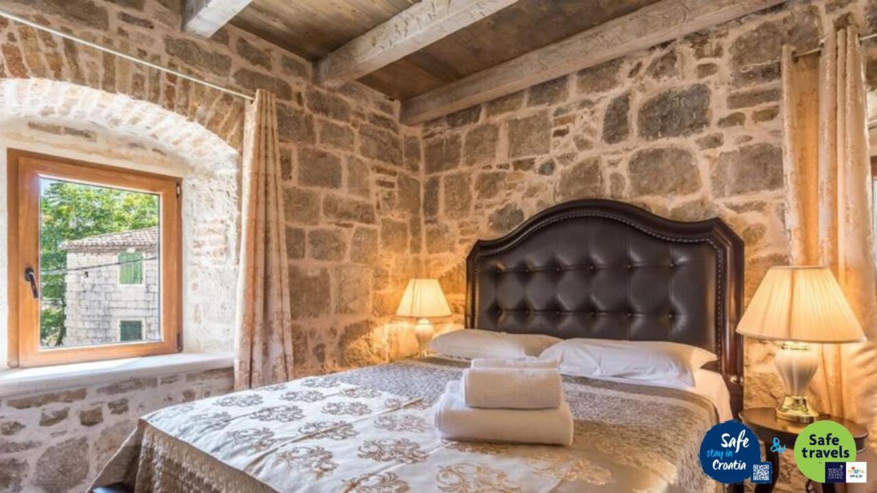 Heritage Palace Varos - Mag Quaint & Elegant Boutique Hotels Split Exterior photo