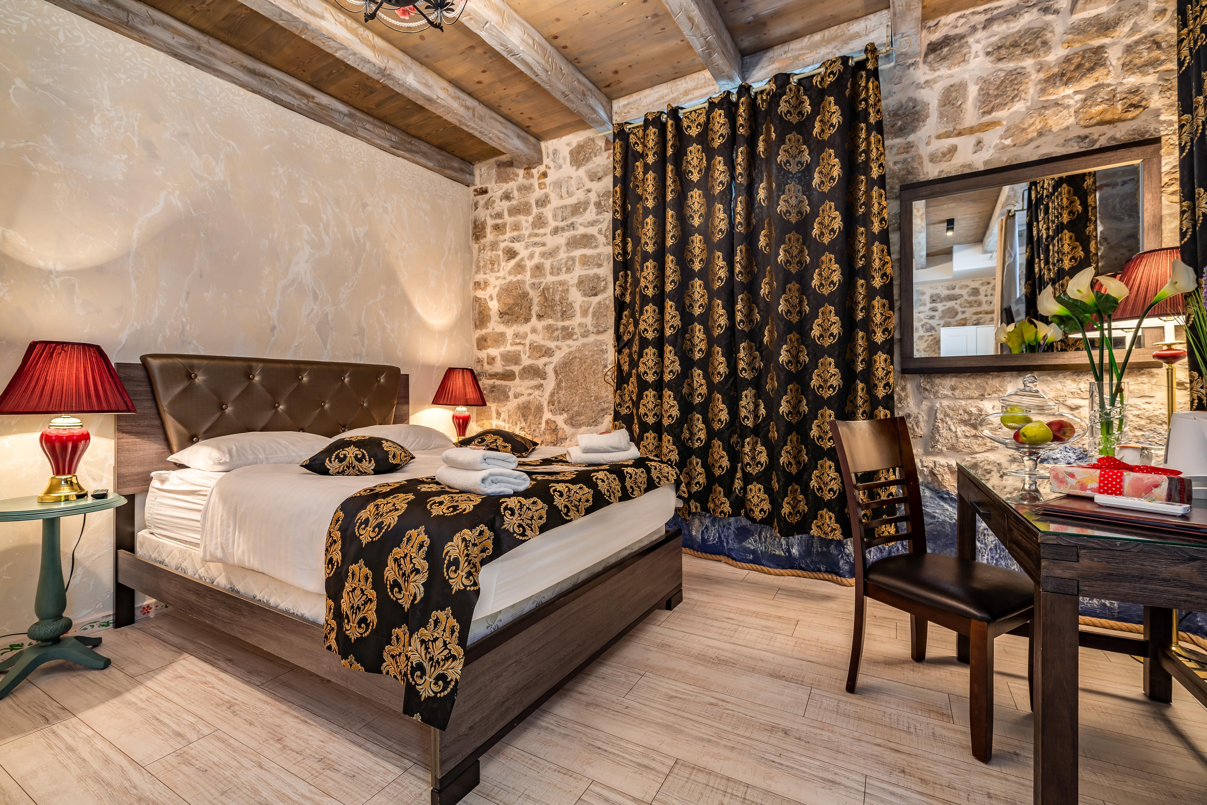Heritage Palace Varos - Mag Quaint & Elegant Boutique Hotels Split Exterior photo