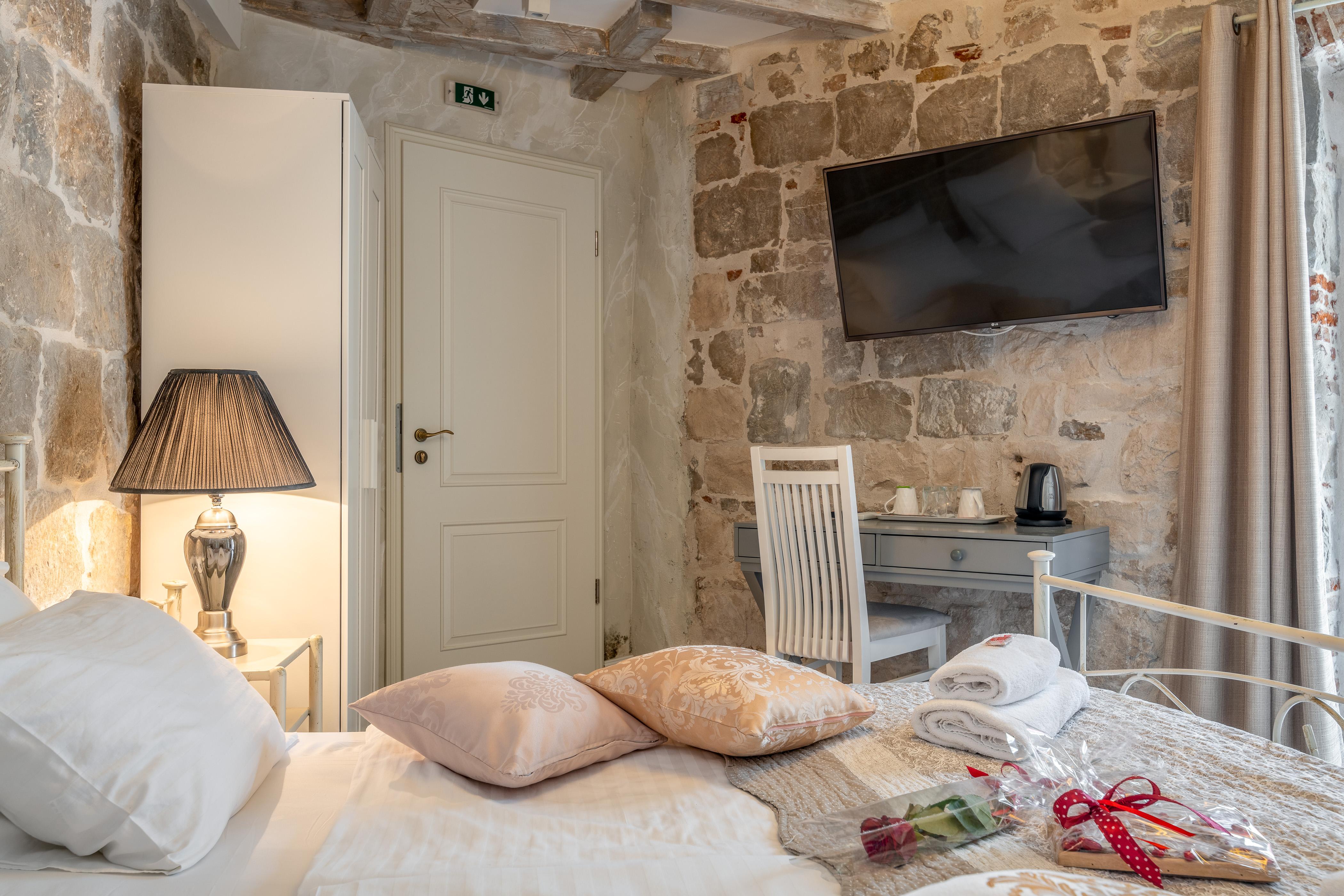 Heritage Palace Varos - Mag Quaint & Elegant Boutique Hotels Split Exterior photo
