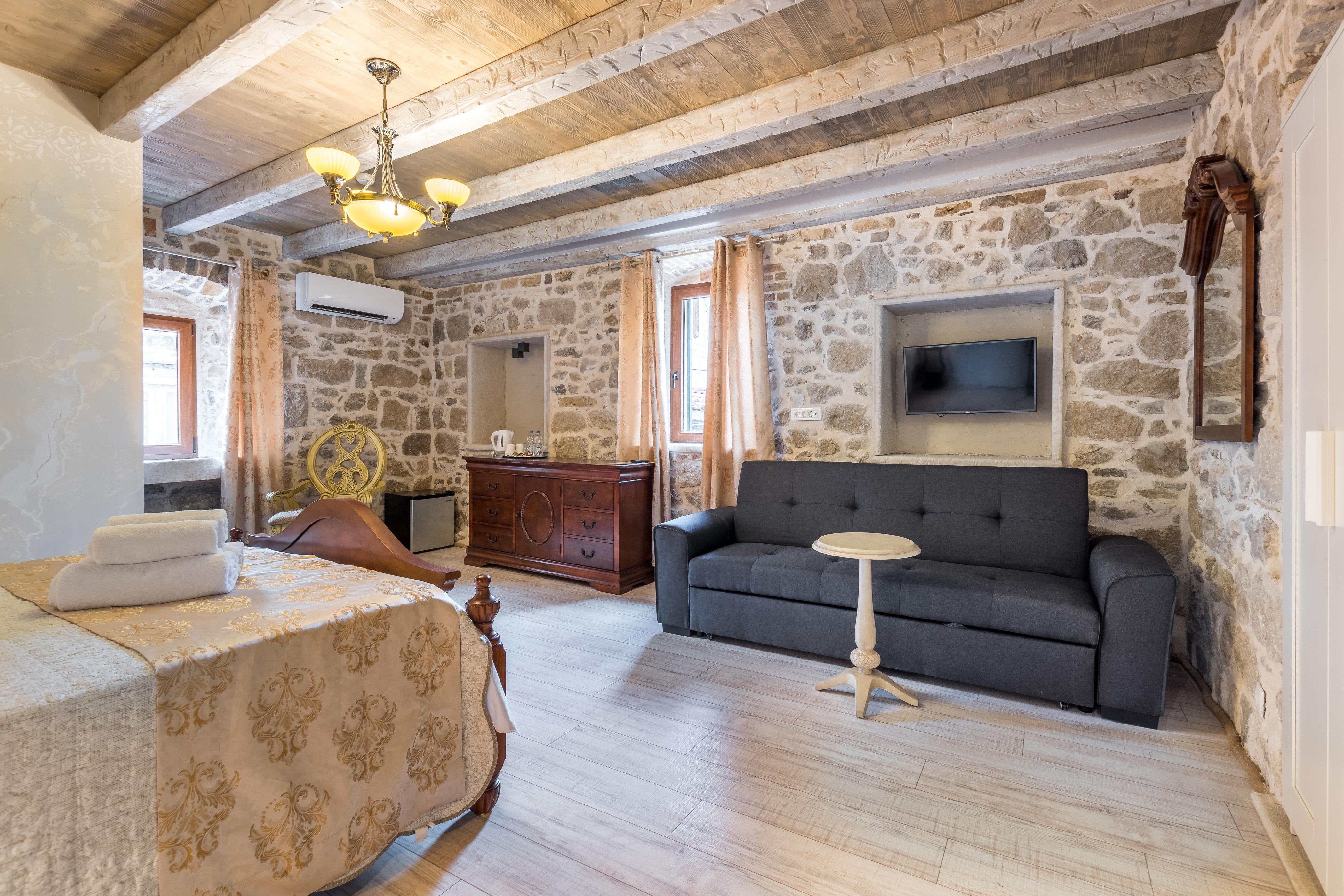 Heritage Palace Varos - Mag Quaint & Elegant Boutique Hotels Split Exterior photo