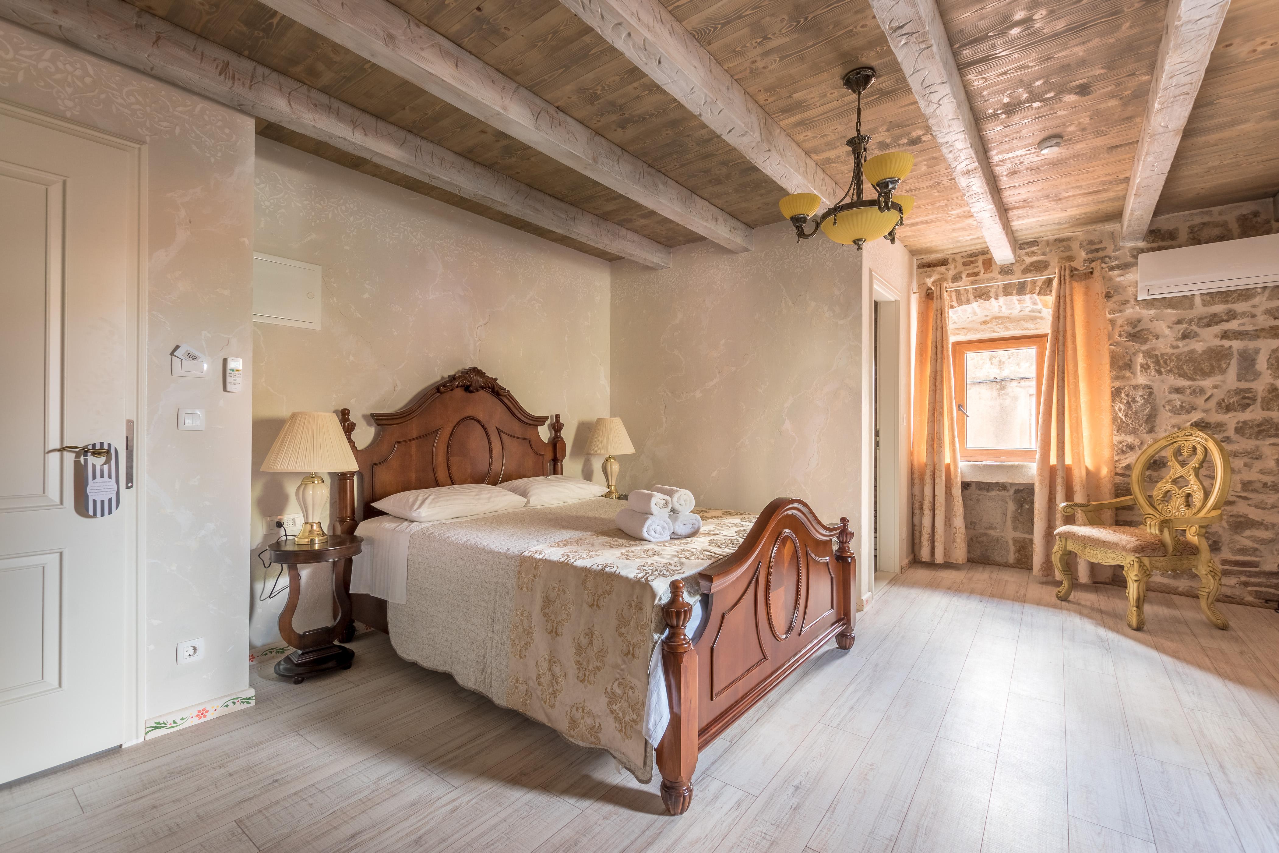 Heritage Palace Varos - Mag Quaint & Elegant Boutique Hotels Split Exterior photo